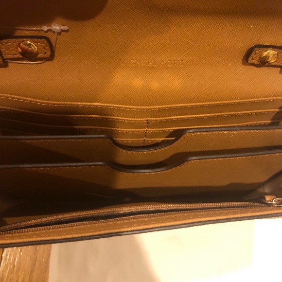 Michael kors wallet purse crossbody new - Picture 4 of 4